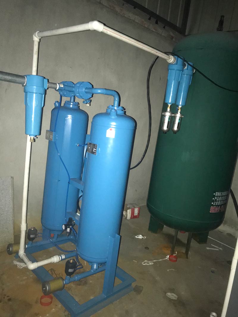 為什么在吸附干燥機進氣口要裝設(shè)過濾器？